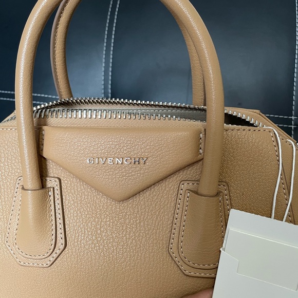Givenchy Medium Antigona NWOT - Picture 10 of 16